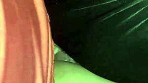 Už jsi viděl, jak manžel natáčí svou ženu pod obrovskou sprchou spermatu?