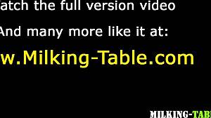 Kjenn den kukken sprute under denne hete gruppe-massasjen, baby!