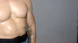 同志猛男独奏主导