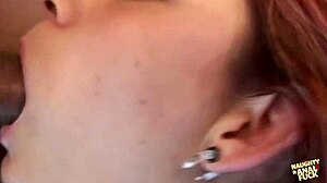 Hei roșcată, căscă-ți fundul cu pula mare și mănâncă spermă!