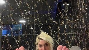 Who wants to join me in the jacuzzi for a wet, sexy handjob?