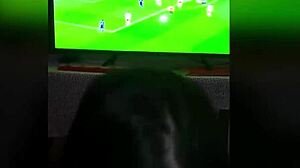 me follo a la mama de mi amigo y le lleno su vagina de leche viendo el juego de polonia vs argentina 0-2