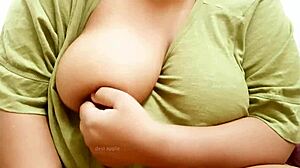 내 친구 아내가 섹시한 가슴 보여주는 거 봐!