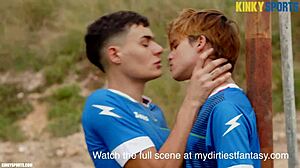 Le bro du foot pilonne son pote passif à cru