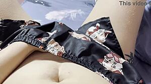 Nevlastní sestra zahodí kondom pro syrový 18+ teen sex vzrušení