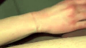 Gammel mann med enorm kuk knuller Alxx Olsen, kommer tre ganger i tenåring 18+ fitte!