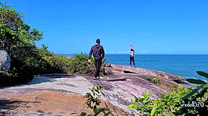 Safada Deepthroats Stranger with Public Blowjob in Wild Encounter