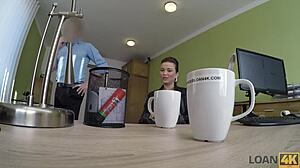 该死，我太需要那笔钱了，我会勾搭！