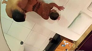 Se denne store røv blive kneppet hårdt på alle fire