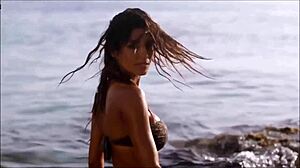 federica nargi tribute in bikini draws cheers!