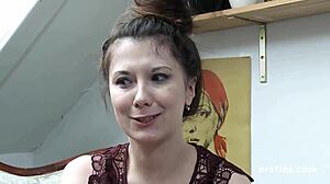 Ina és Maria felfedezi a perverz leszbikus szórakozást bondage-szal