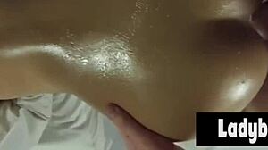 Seks toerist, kun je deze ladyboy POV pijpbeurt aan?