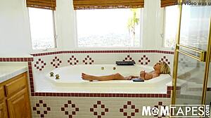 Beste rørlegger Katie Morgan renser rørene mine, vil du se?