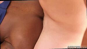 Huge bodybuilders feel intense passion in gay sex