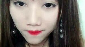 ¡Hombre, el Livestream de Esta Chica Vietnamita en Uplive Me Tiene Enganchado, Qué Sexy!