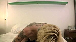 Vontade de gozar nesse close-up gay