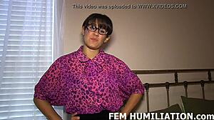 Meidän täytyy treenata sun perseä suurilla dildoilla dominointia varten