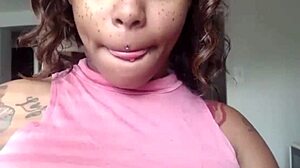 बिग टिट्स बेब, उम, टुनाइट हेर वाइल्ड मूव्स से मी गोइंग क्रेजी!