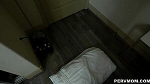 Poikapuoli lipsahtaa ja päättää äitipuolen suuhun oraalin aikana