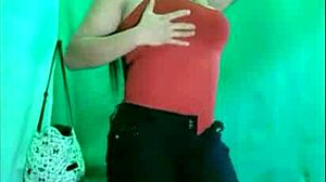 ว้าว, นมของลาตินาหญิงสาวนี้ร้อนแรงเหมือนคริสต์มาส! 🔥