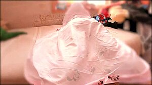 sorprendo a mi ex marido desnuda sin bragas y abierta de piernas