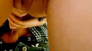 Wow! Blond vysokoškoláčky poprvé lížou koule při divoké masáži!