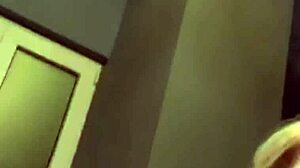 러시아 걸레 페리스코프에서 가슴 드러내