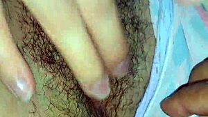 Moja mała 18+ córka przyrodnia drażni mnie podczas seansu filmowego