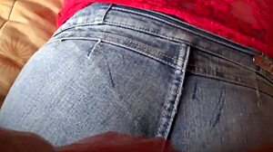 Gue Diam-Diam Nikmatin Ibu Tiri Teman Gue Saat Dia Tidur, Selesai di Pantat Besar Dia