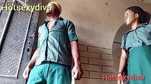 La chatte juteuse d'étudiante se fait remplir dur par camarade étudiant