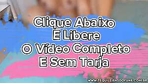 Live SEXY! Débora Fantine Shows Panties