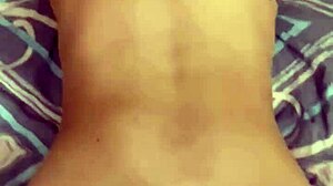 Buceta Molhada e Apertada Anseia Pelo Pau Gordo Favorito Esta Noite