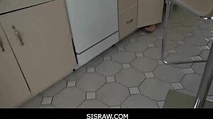 Sisraw - O cunhado da Izzy a marca enfiando o pau na buceta dela