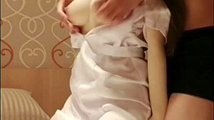 Красива големогърда медицинска сестра в костюм свършва в мисионерска поза