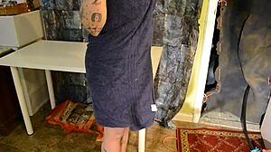 tattooed girl reaches orgasm – want to see how?