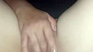 Latina s velkými pysky dostává intenzivní anální creampie z hraní s dildem