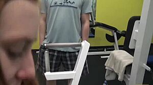 Hunt4k kille betalar för att slicka och fingra europeisk flickvän på gömd kamera