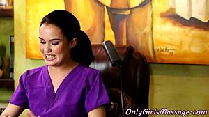 หมอนวดเลียหีล่อลวงสาวผมแดง