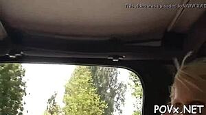 Kåt ung babe dusjer før hun kaster seg inn i hot hardcore sex med intens slikking