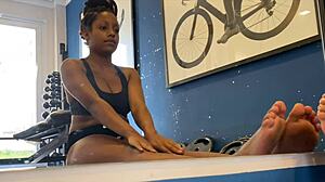 Exibicionista Safada Na Academia Flashing Ass