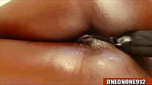 Homemade Ebony Arsch mit Dildo zum Neujahr gefickt