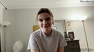 Styvsyster Dahlia Red betalar hyran med Emma Johnson! 😜