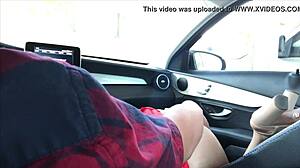 Latina slikt sperma na buiten pijpbeurt op vriendin haar vriendje