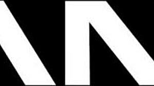 هي دمية حمراء الشعر في مص جنوني أثناء الكاستينغ