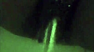 السيدة لالا مبللة مع زوجين سوداوات هاوية رذاذ