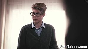 Babe Bertato Seksi Tahan Hancurnya Anal Kasar. Tubuh 18+ Ambil Setiap Dorongan Keras Tanpa Ampun