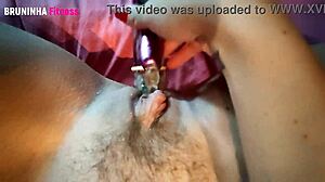 gostosa greluda sozinha em casa siririca ate gozar!