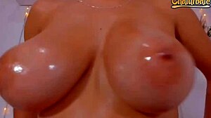 헤이, 스핏과 오일이 휴즈 티츠에 떨어지는 거 보고 싶어?