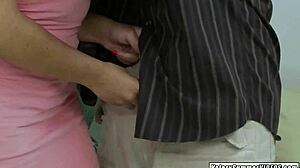 ¡Valery Summer ninfómana rebota culo en polla grande profundo!