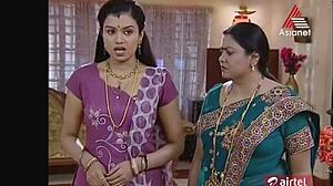 Chitra Shenoy, malajálamska herečka v parnej ázijskej tete scéne.